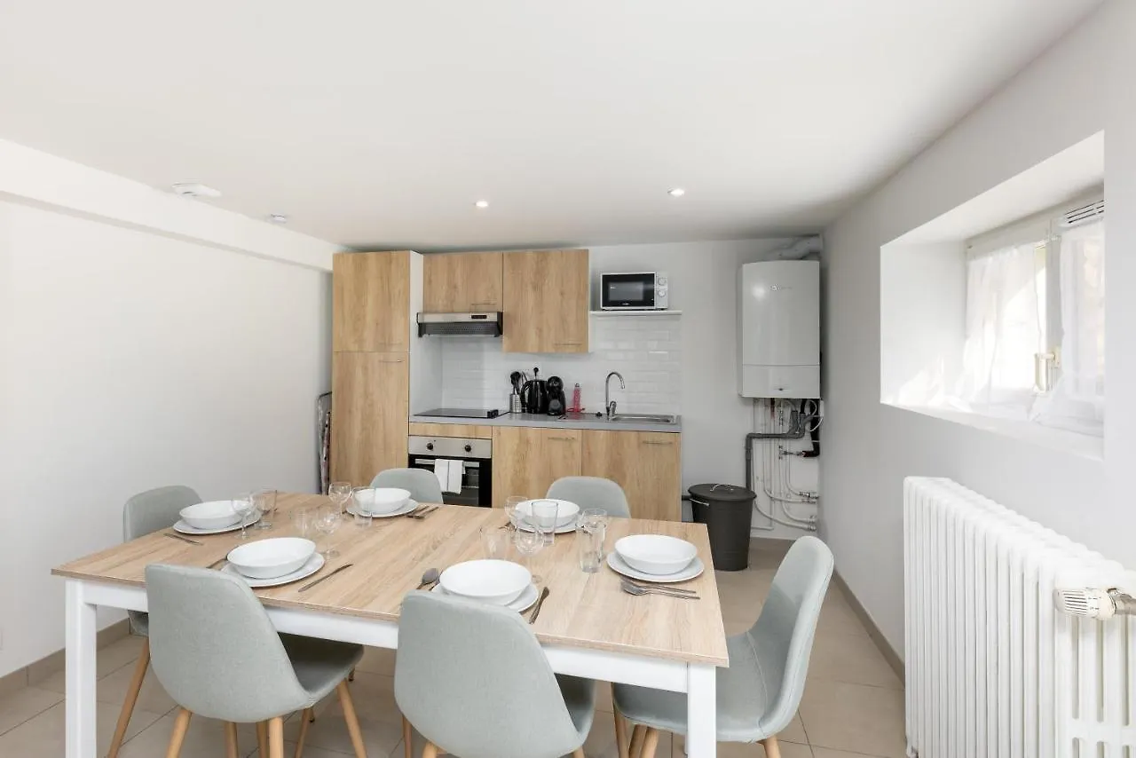 Bed & Breakfast La Recouvrance : Chambre Spacieuse Avec Sdb Privative, Cuisine Et Salon Partages, Terrasse, Proche Facs Et Centre Brest